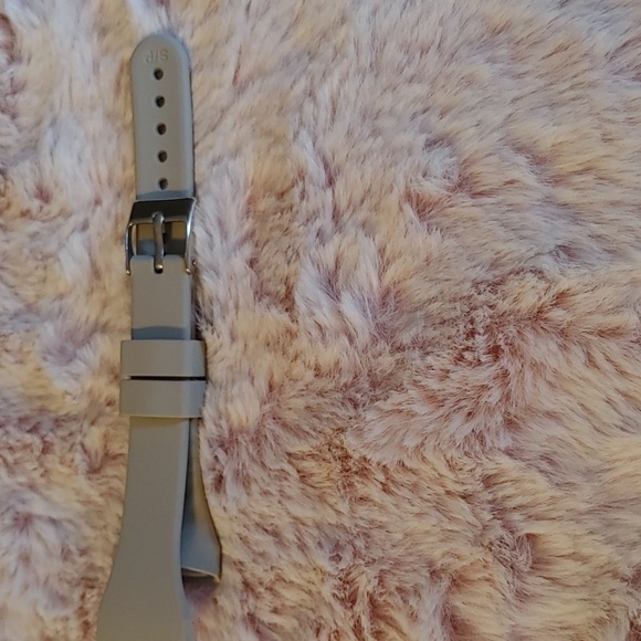 NWT Fitbit Silicone Replacement Straps 6 pack - Picture 8 of 11